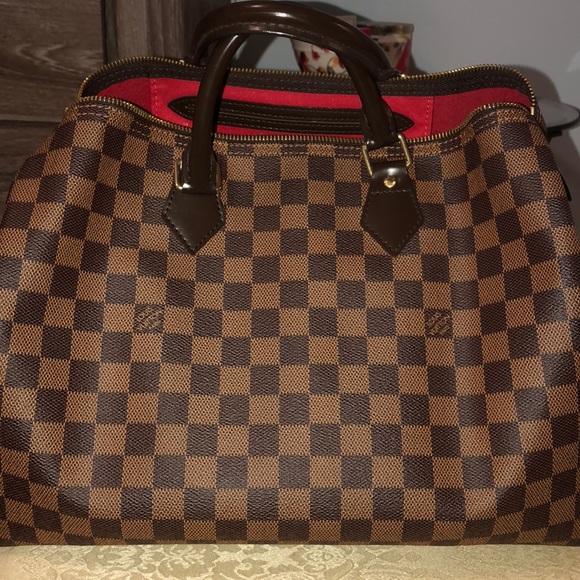 Louis Vuitton Handbags - Authentic Louis Vuitton speedy bag *mint condition